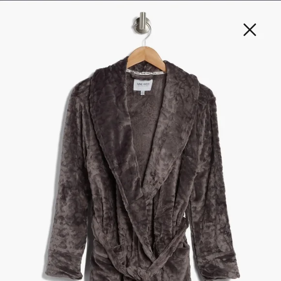 Womans Robe - Picture 3 of 3